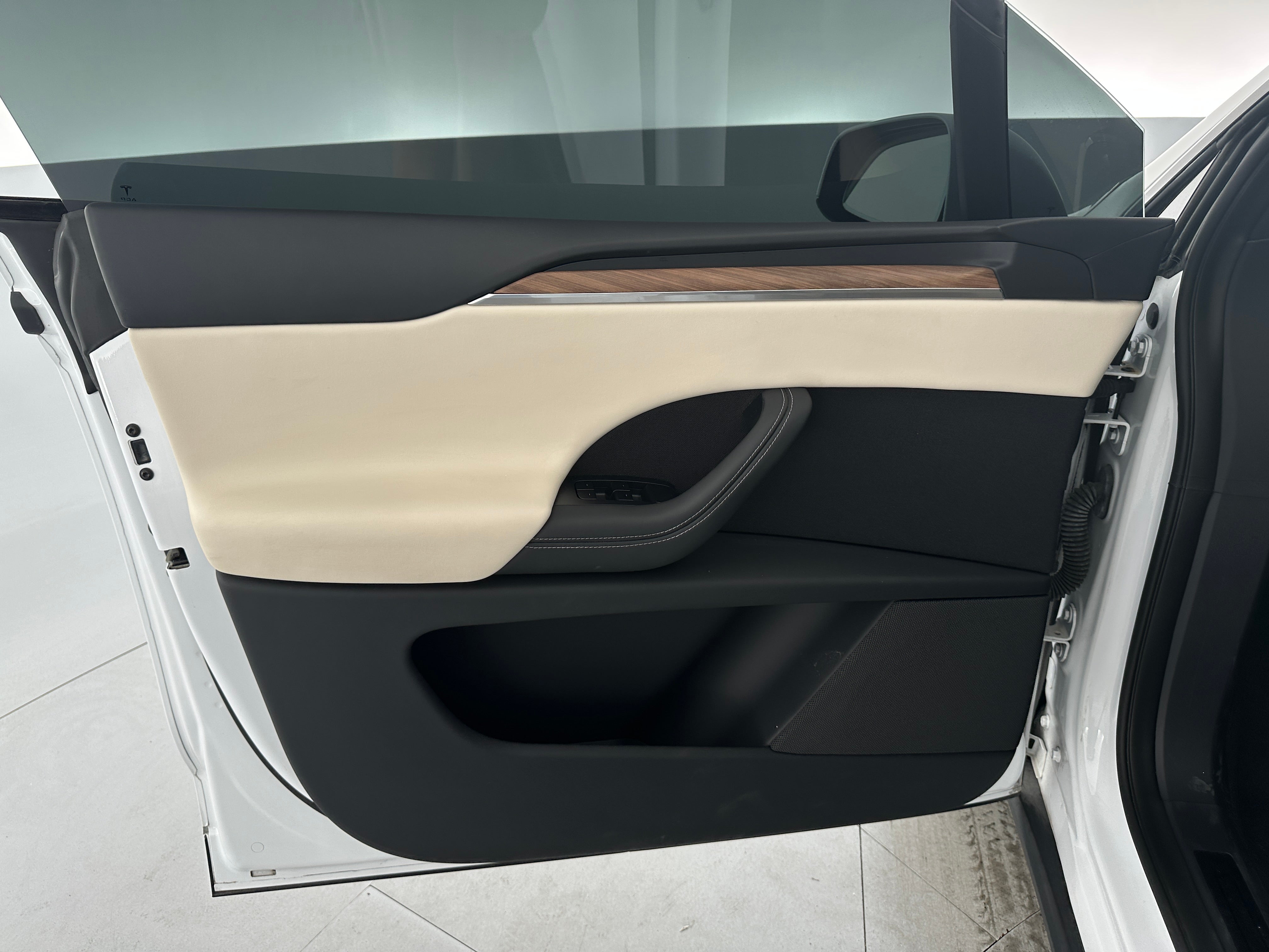tesla model x 2025 7SAXCBE56SF470532 image tesla model x 2025 7SAXCBE56SF470532 image